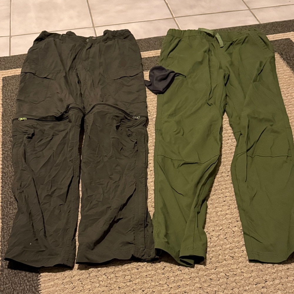 4 pair REI Kids 14/16 Convertible Pants in Gray, Blue and 2 Green - Picture 2 of 4